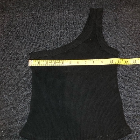 NWT Urban Outfitters Black One Shoulder Crop Top Size Medium - Picture 5 of 6